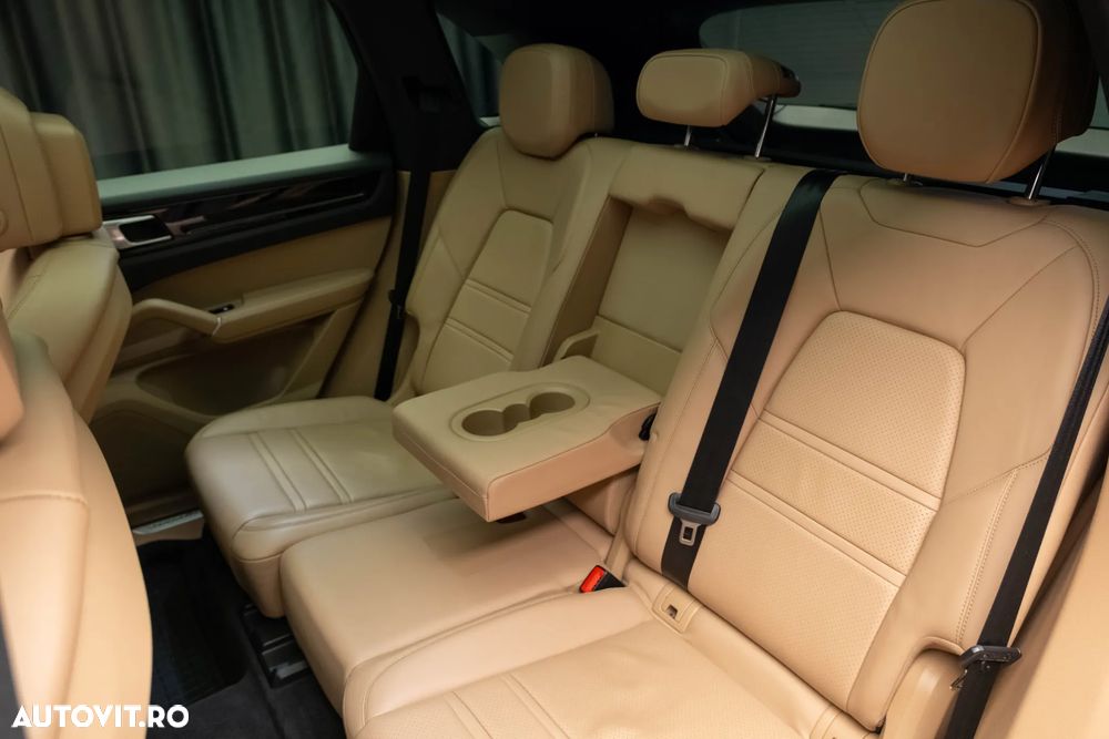 Porsche Cayenne - 39