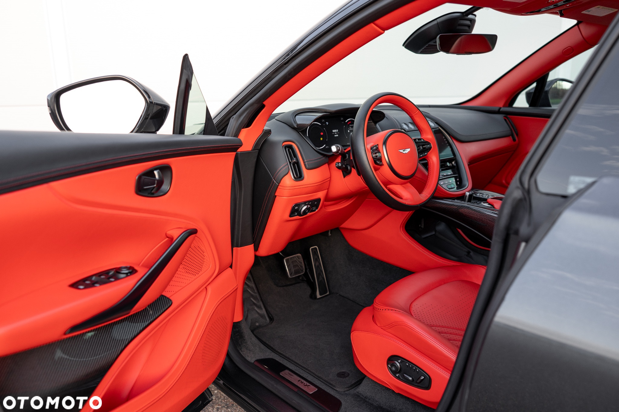 Aston Martin DBX Standard - 34