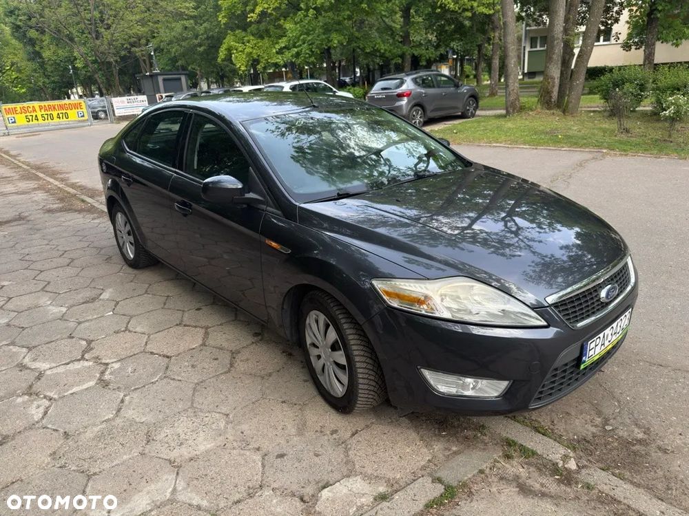 Ford Mondeo 2.0 Ghia - 12