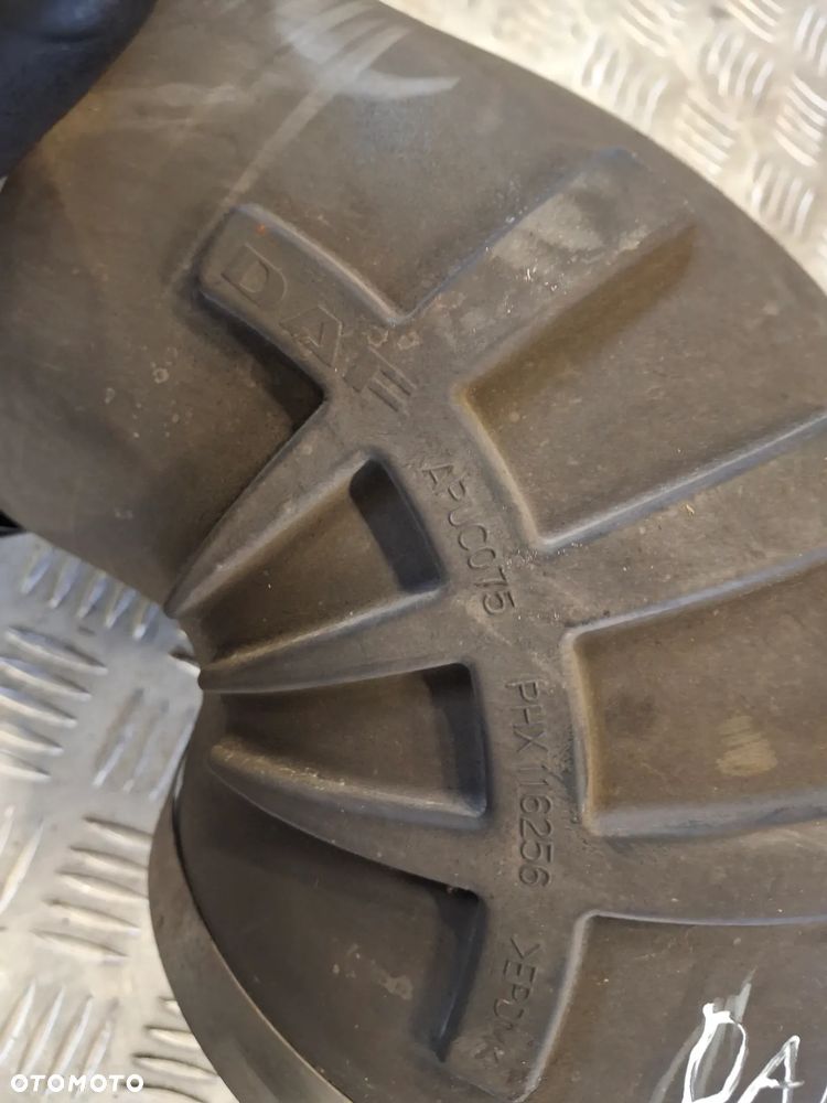 RURA POWIETRZA KOLANO ŁĄCZNIK APUC075 17,5 8 SZPILEK DAF LF 220 EURO 6 - 3