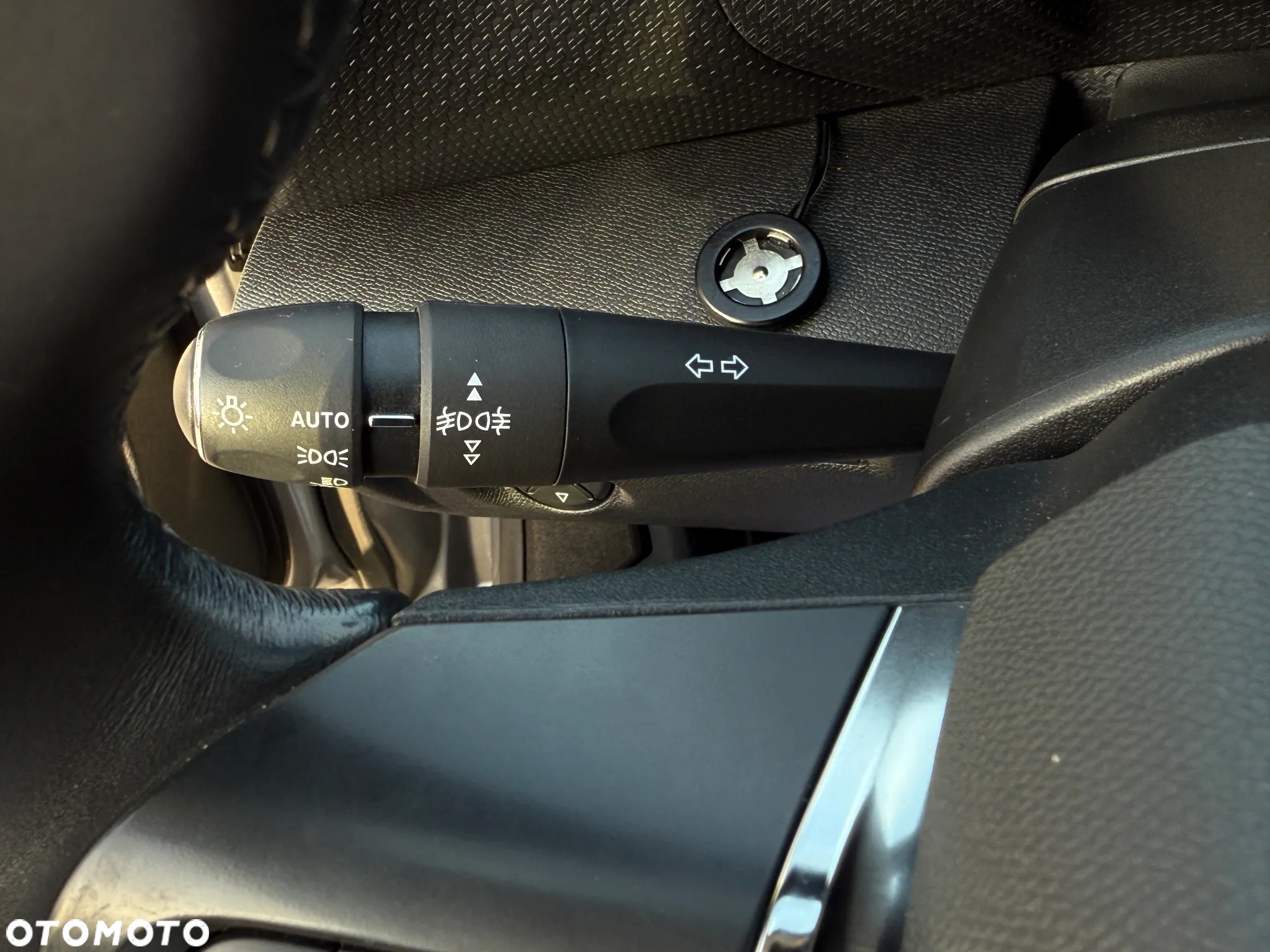 Citroën C4 1.5 BlueHDi Shine S&S - 27