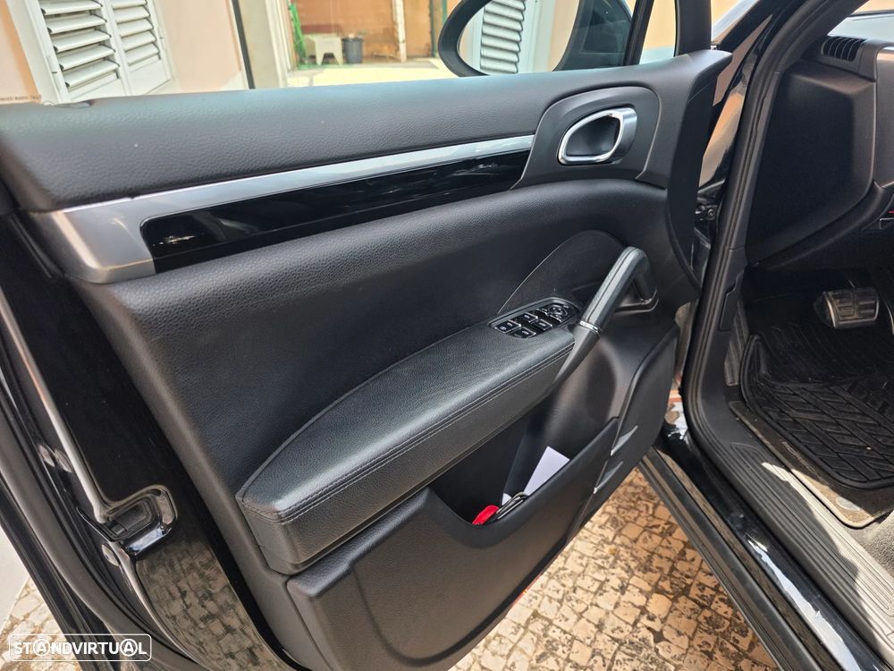 Porsche Cayenne Tiptronic S - 5