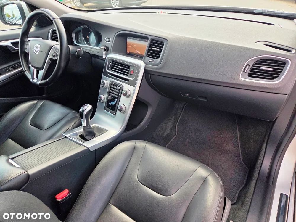 Volvo S60 D2 Drive-E Momentum - 33