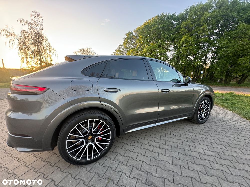 Porsche Cayenne Coupe GTS - 23
