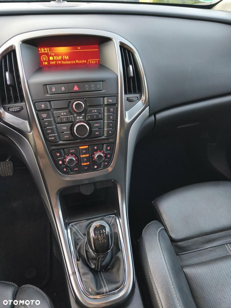 Opel Astra 1.6 Turbo Cosmo - 16