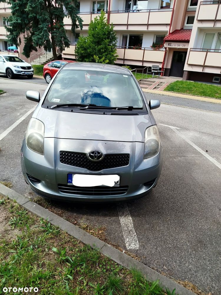Toyota Yaris - 1