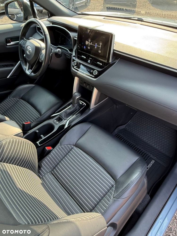 Toyota Corolla Cross - 27