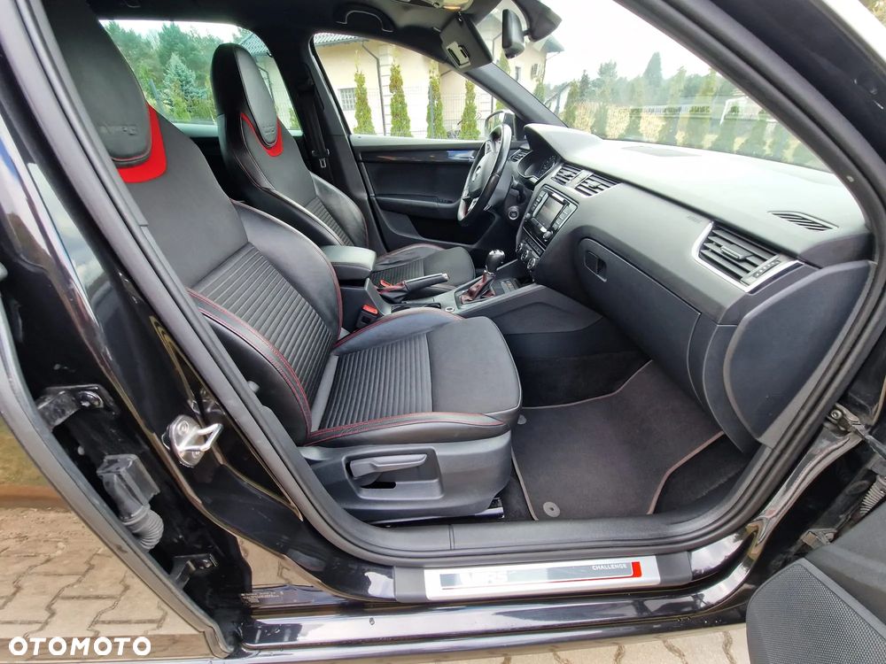 Skoda Octavia 2.0 TDI DSG RS - 4