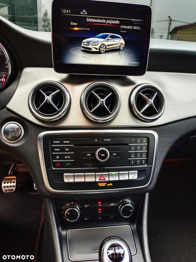 Mercedes-Benz CLA 200 AMG Line - 26