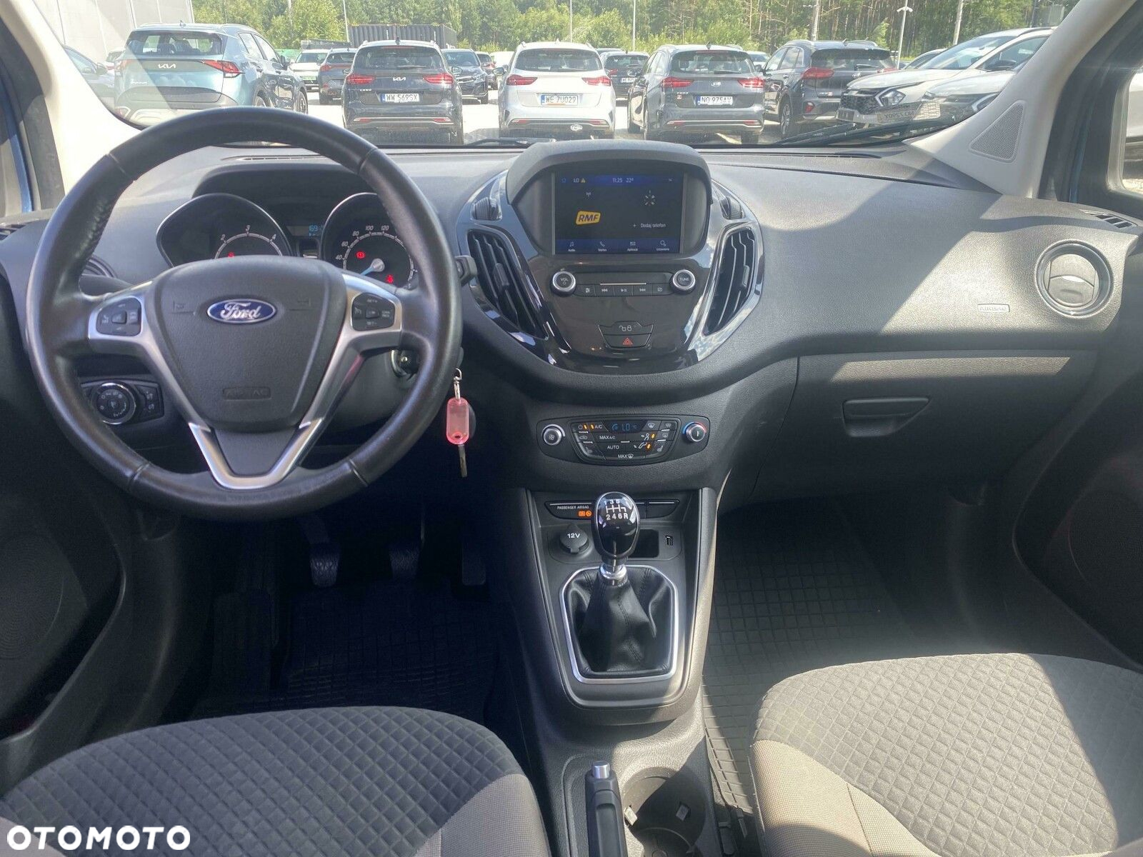 Ford Tourneo Courier - 12