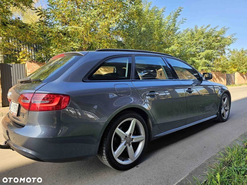 Audi A4 Avant 2.0 TDI Quattro S tronic - 11