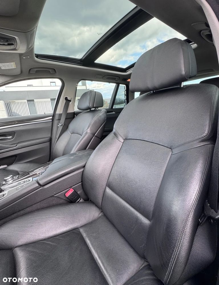 BMW Seria 5 525d xDrive Touring - 11