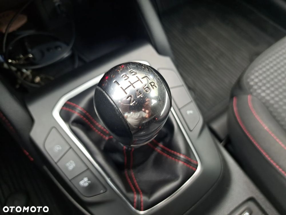 Ford Focus 1.0 EcoBoost mHEV ST-Line Style - 30