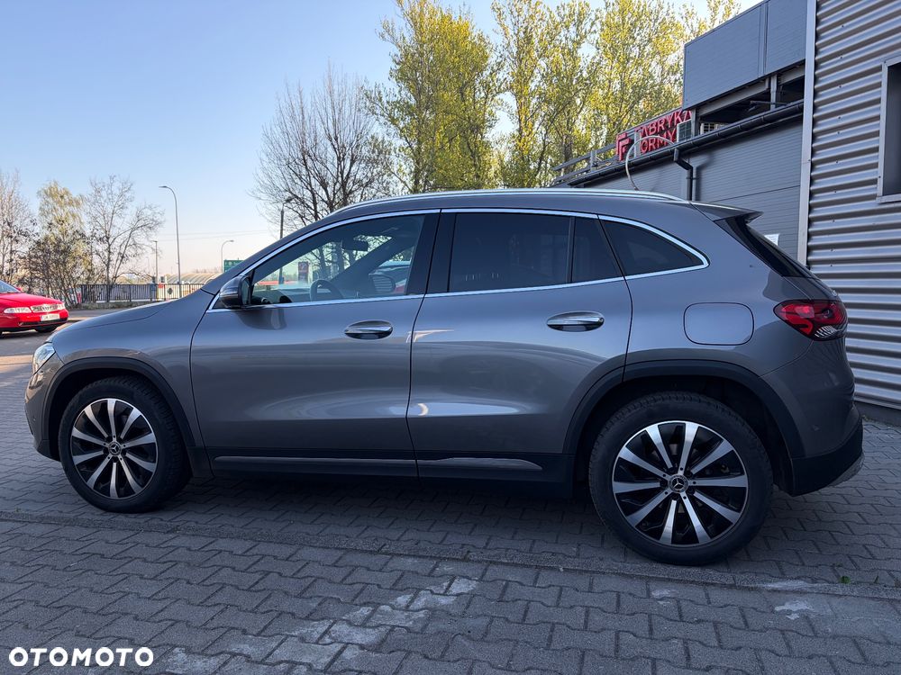 Mercedes-Benz GLA 200 Business Edition - 12