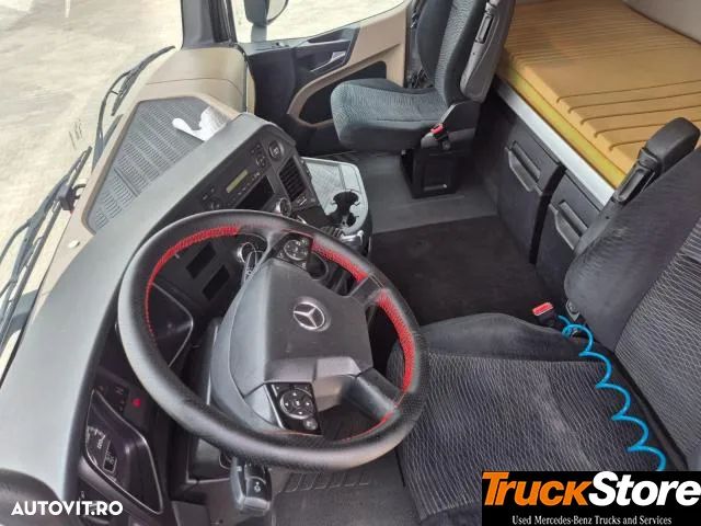 Mercedes-Benz 1845 - 6