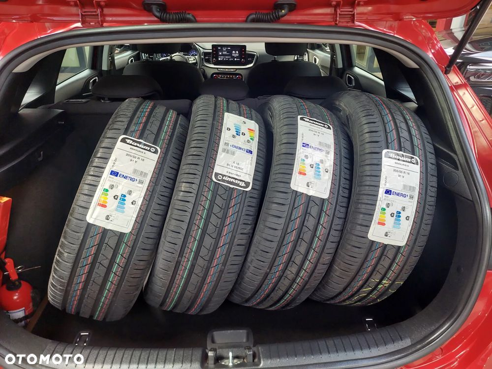 Kia Ceed - 10