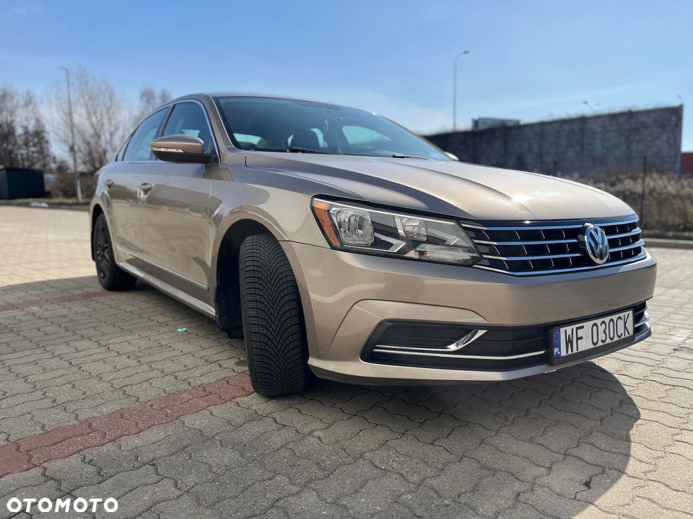 Volkswagen Passat 1.8 TSI (BlueMotion Technology) DSG Comfortline - 1