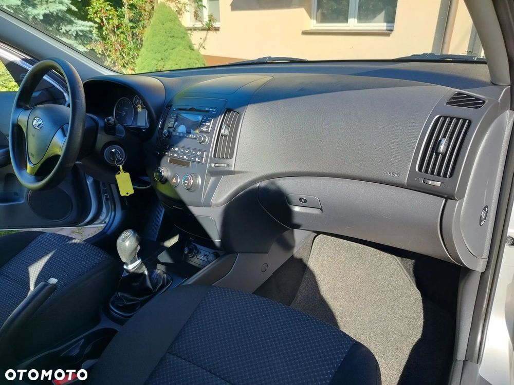 Hyundai i30 i30cw 1.4 blue Classic - 28