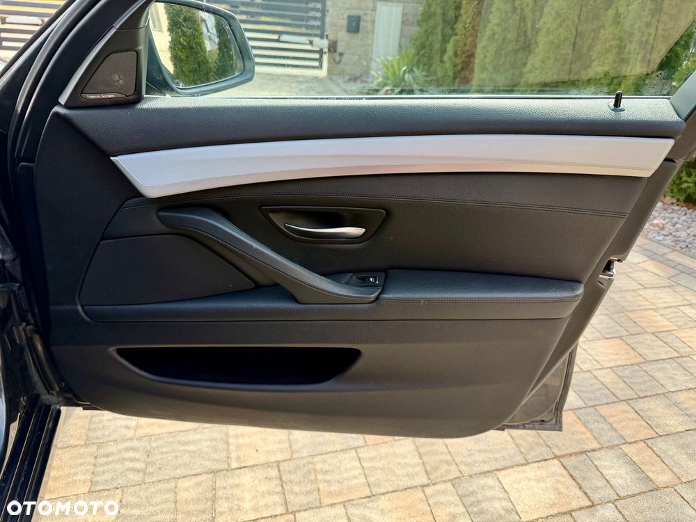 BMW Seria 5 520d Sport-Aut - 29