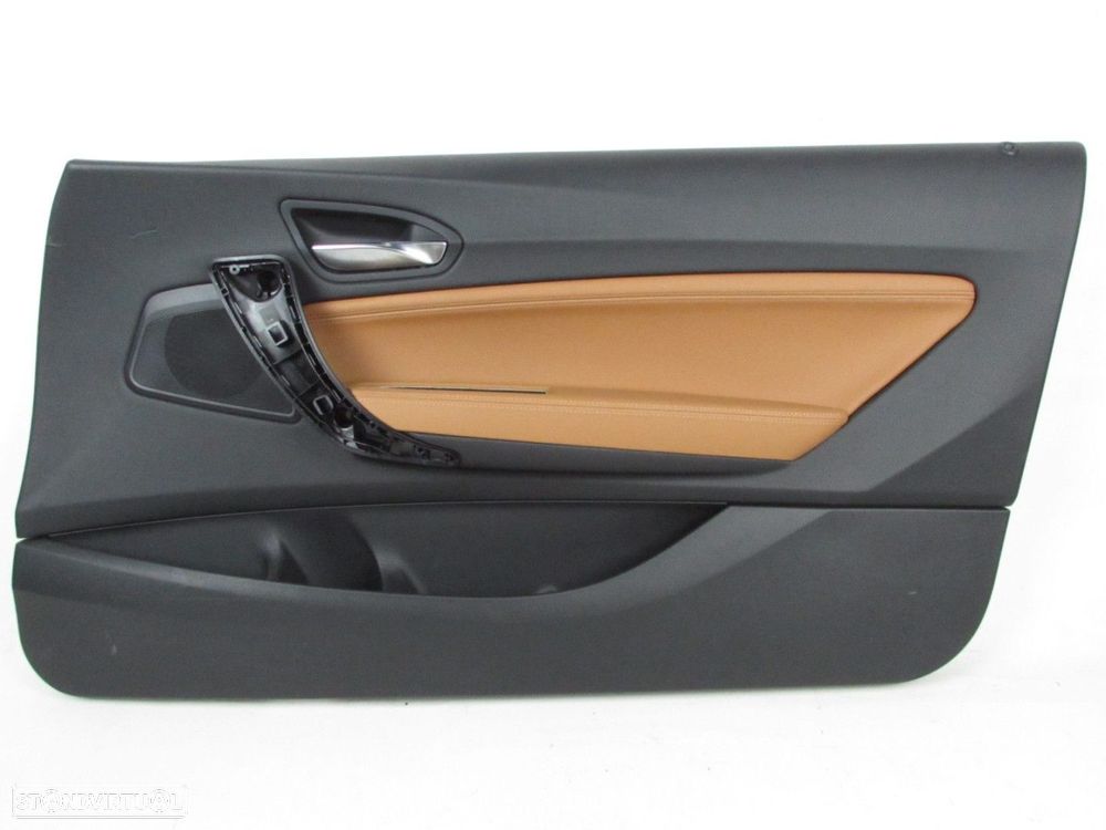 Forra da porta em Pele Direito/Frente Seminovo/ Original BMW 1 (F21)/BMW 2 Coupe... - 1