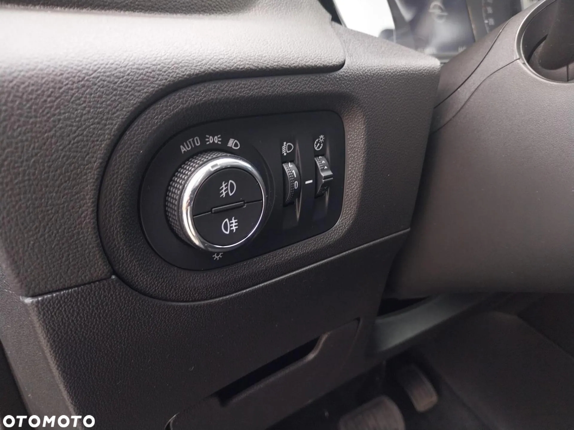 Opel Grandland X 1.2 T GPF Design Line S&S - 20
