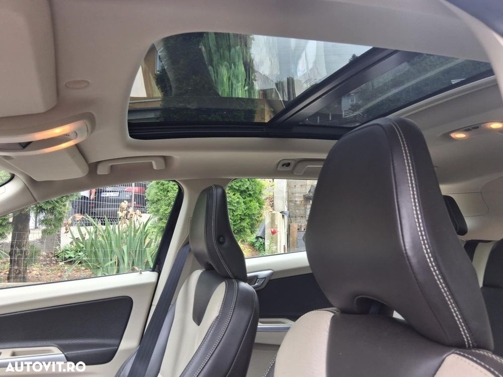 Volvo XC 60 D5 AWD Aut. Summum - 10