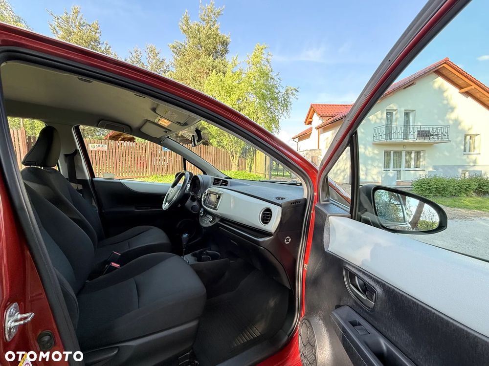 Toyota Yaris Hybrid 100 Premium EU6 - 23