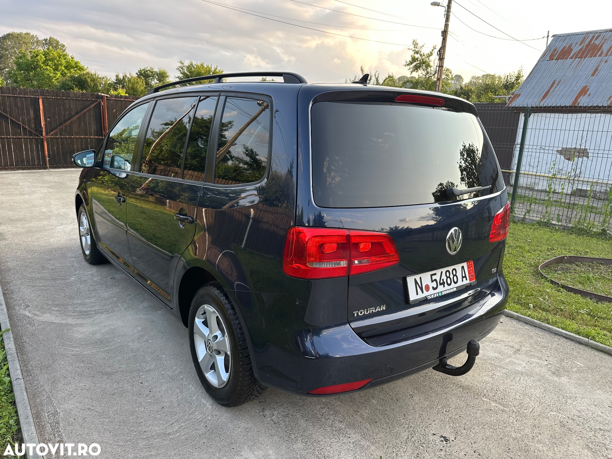 Volkswagen Touran 1.6 TDI DPF BlueMotion Technology MATCH - 4