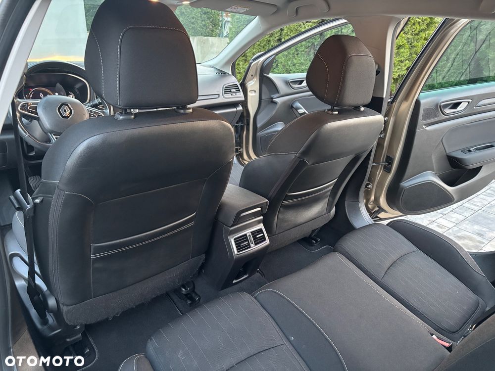 Renault Megane TCe 140 GPF LIMITED - 12