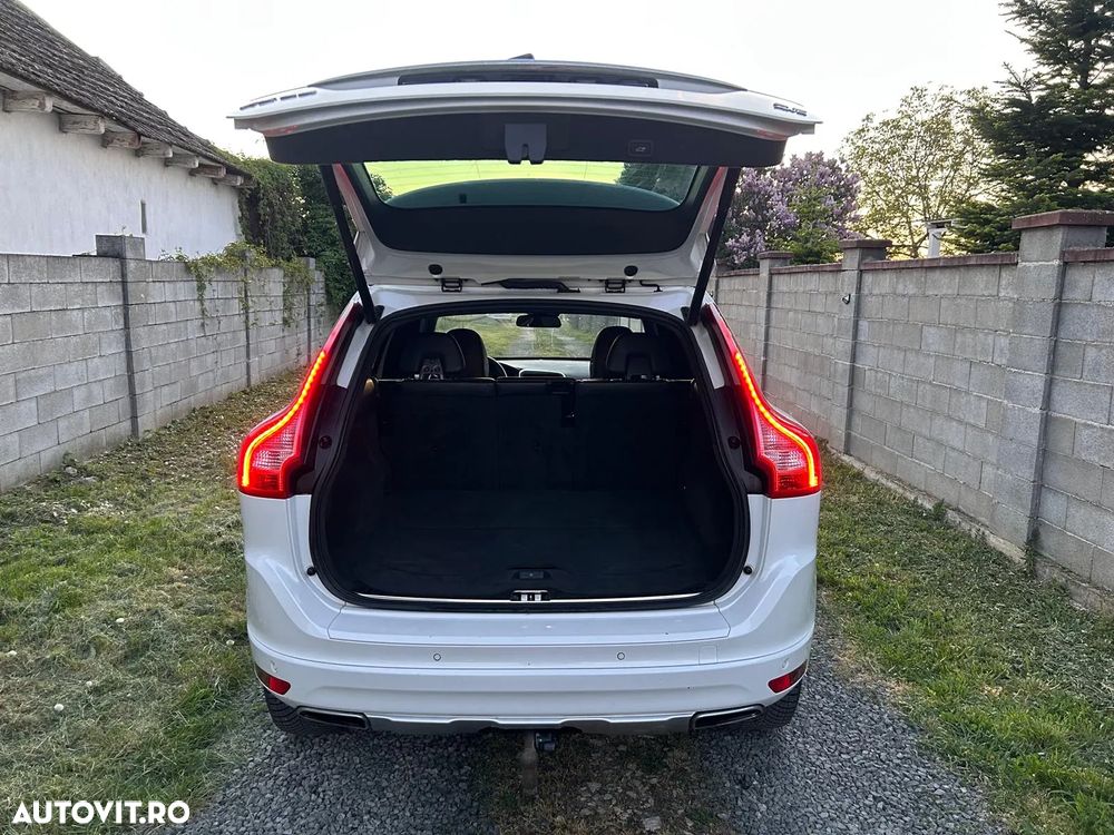 Volvo XC 60 D5 AWD Momentum - 5