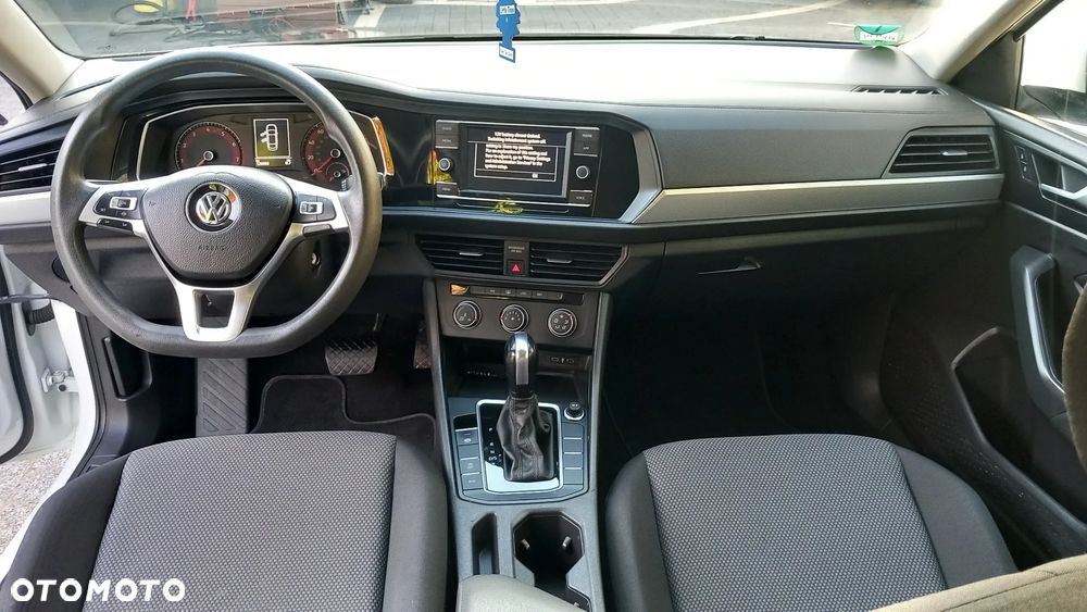 Volkswagen Jetta - 9