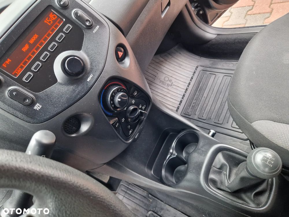 Toyota Aygo 1.0 VVT-i JBL Edition - 21