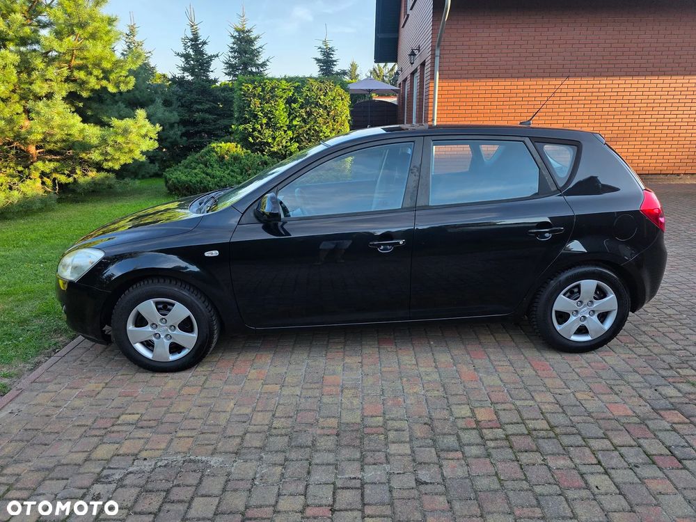 Kia Ceed 1.4 Comfort + - 2