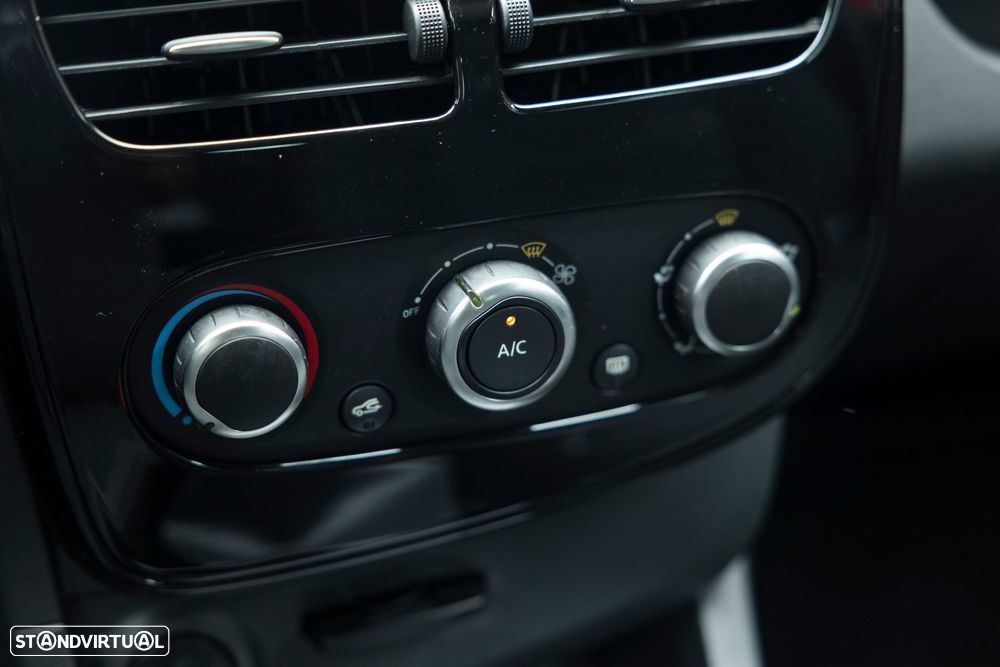 Renault Clio Sport Tourer 1.5 dCi Limited — fotografia 16