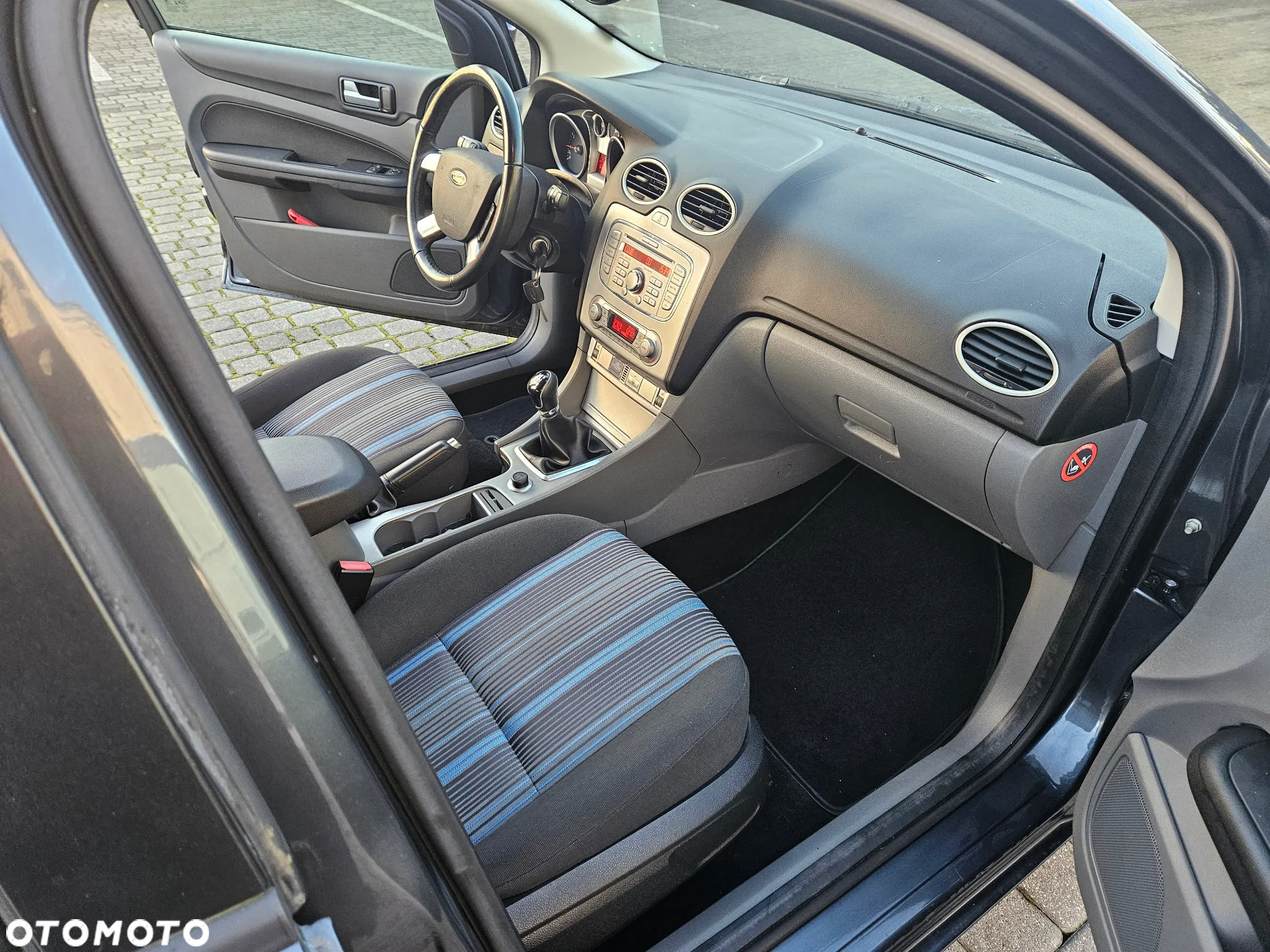Ford Focus 1.6 Ghia - 12