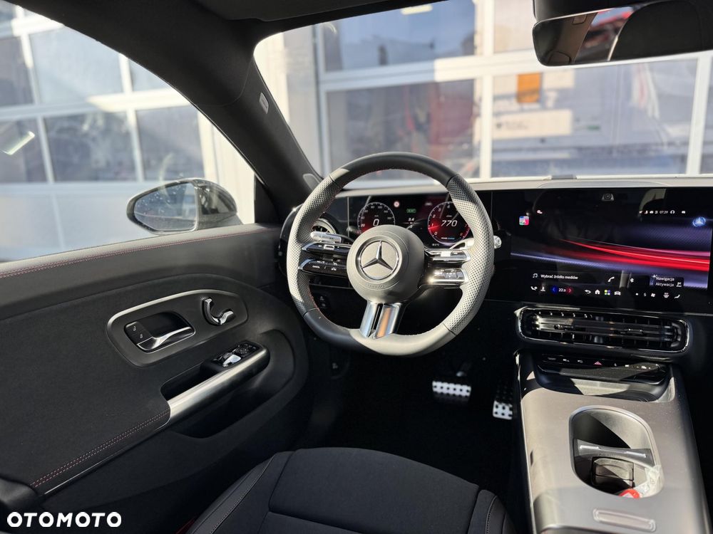 Mercedes-Benz CLA 200 mHEV 4-Matic 8G-DCT - 14