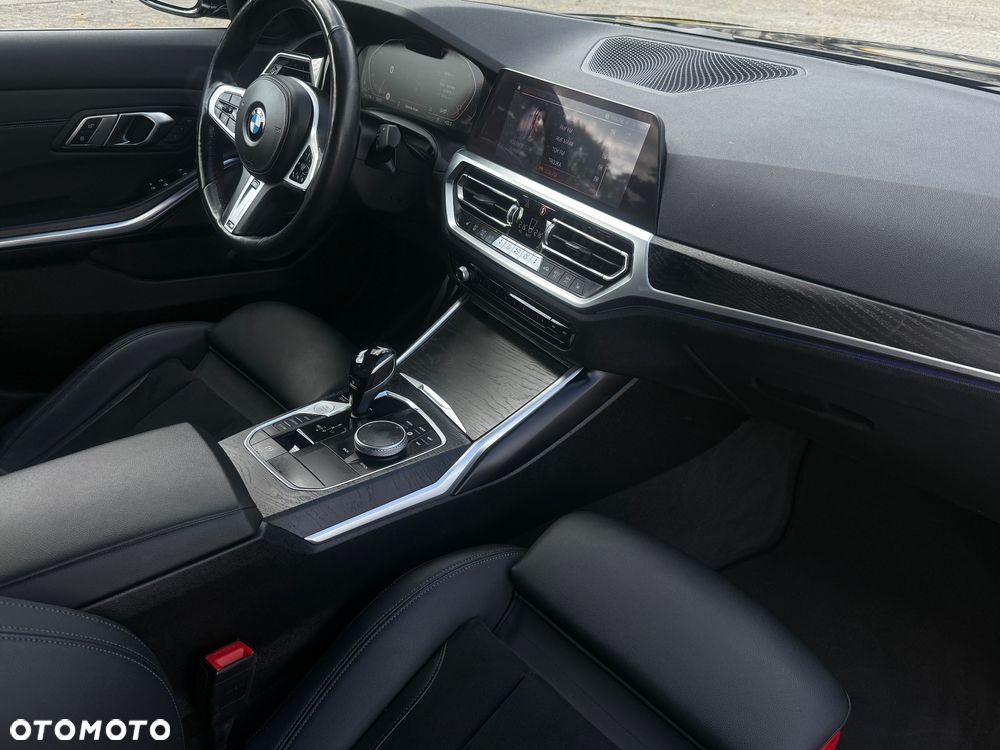 BMW Seria 3 320d xDrive M Sport Shadow sport - 14