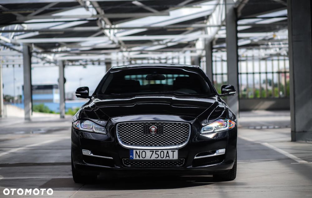Jaguar XJ 3.0 T AWD LWB Portfolio - 5