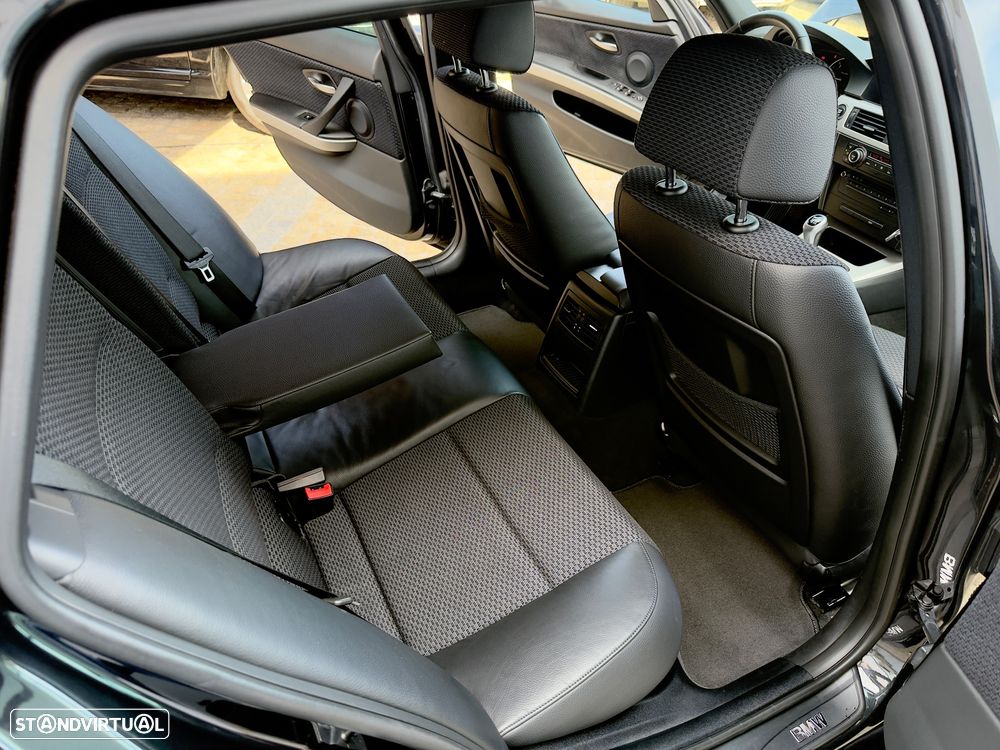 BMW 320 d Navigation Sport - 7