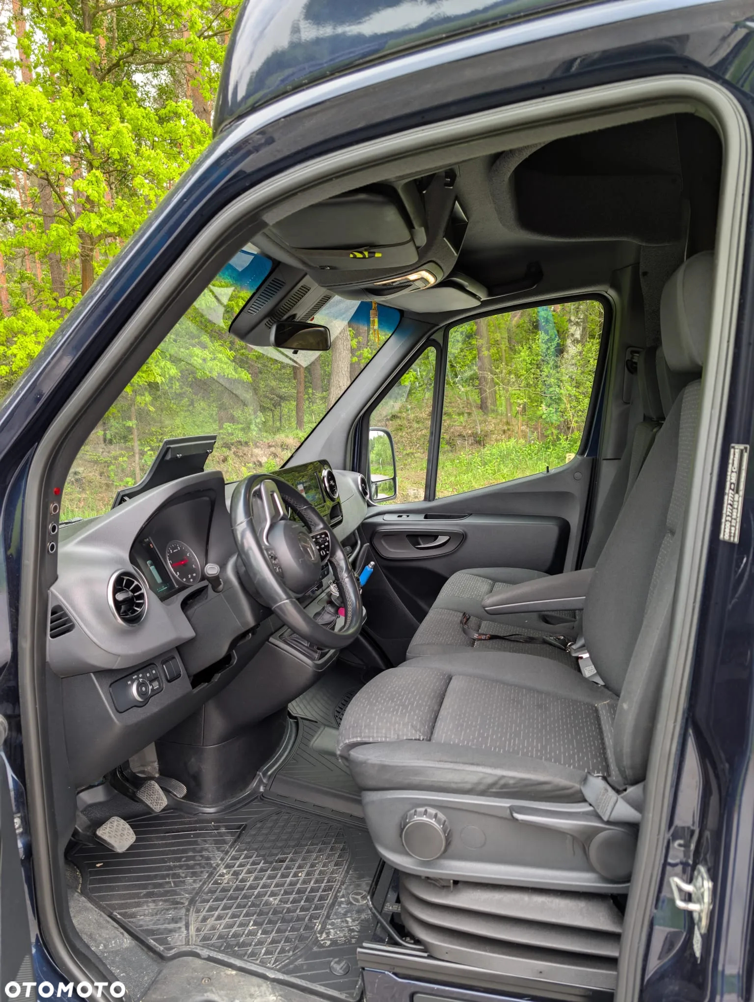 Mercedes-Benz Sprinter - 20