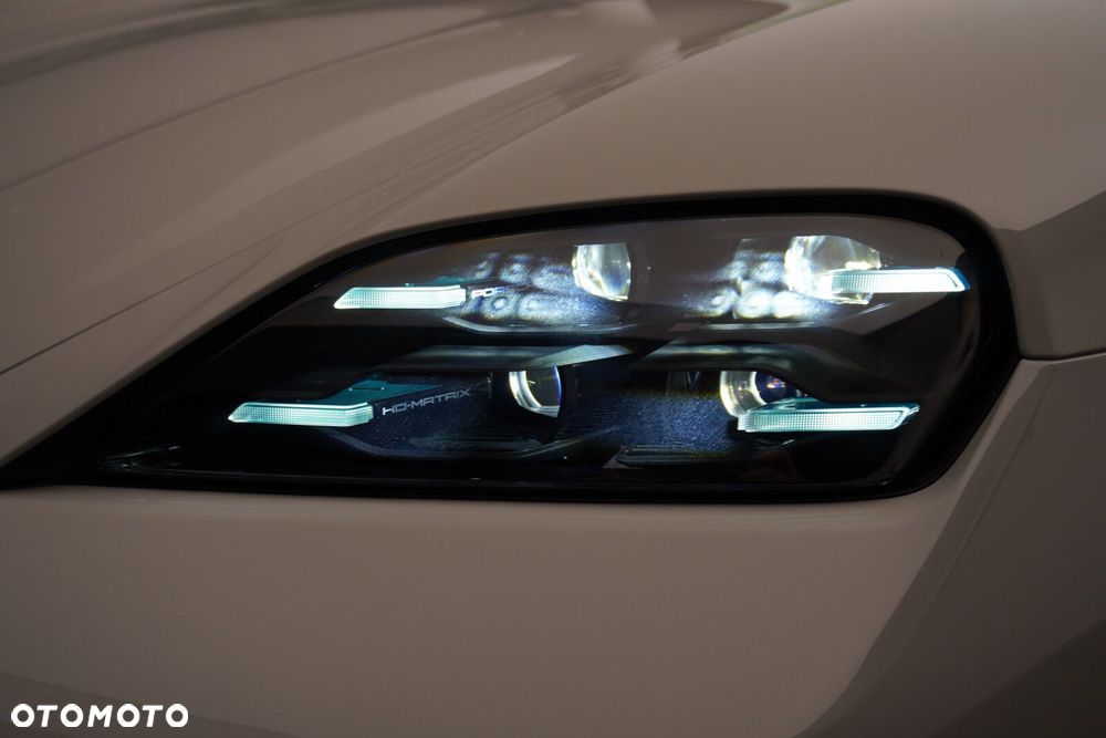 Porsche Taycan 105kWh 4S Performance Plus - 8