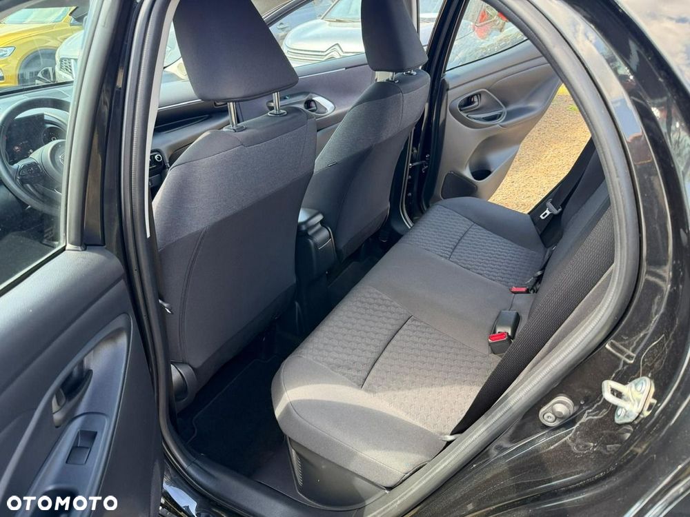 Toyota Yaris - 16