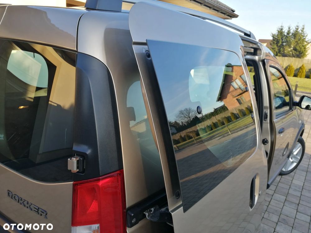 Dacia Dokker TCe 115 N1 Stepway Celebration - 37