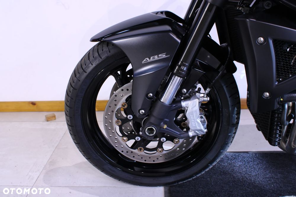 Suzuki GSX - 30