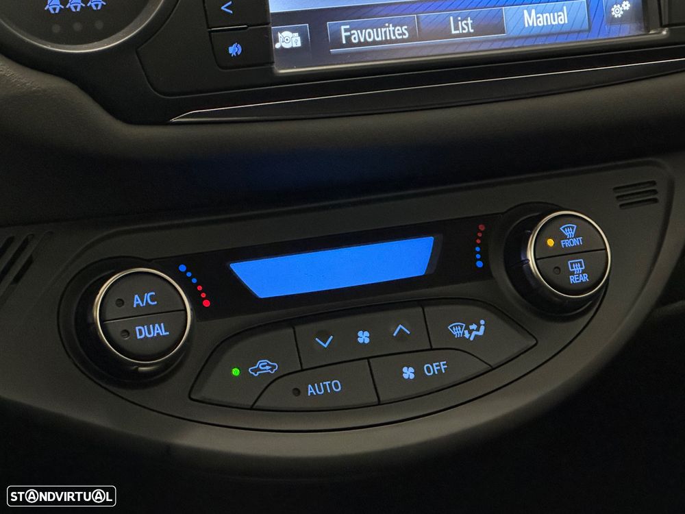 Toyota Yaris 1.5 HSD Sport+P.Luxury+Navi - 16