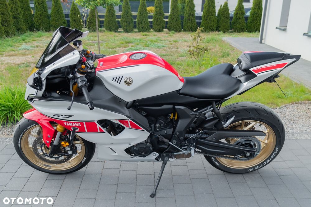 Yamaha R7 - 8