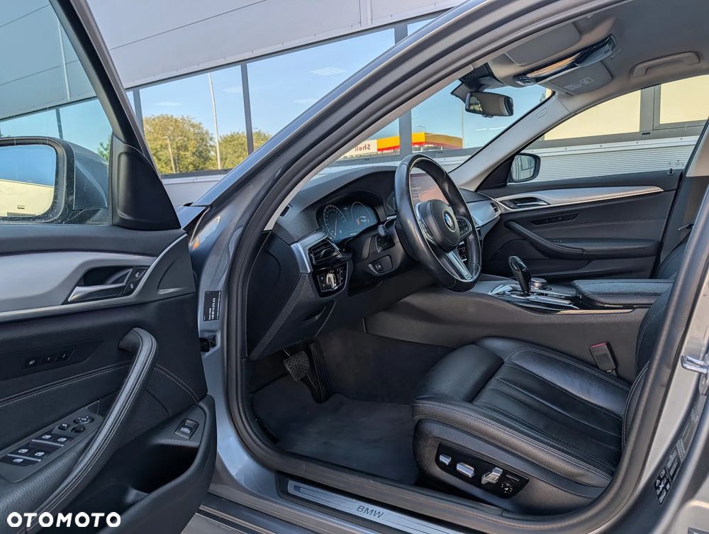 BMW Seria 5 530d xDrive Sport Line - 6
