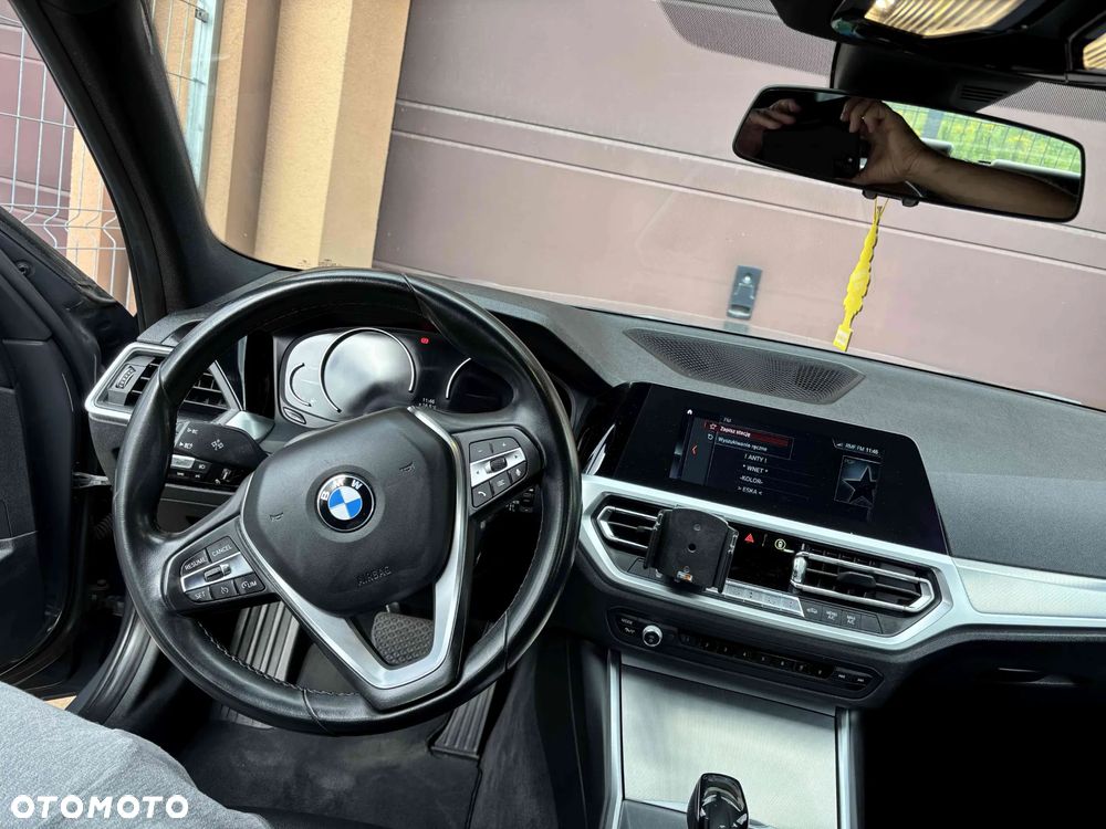 BMW Seria 3 320d xDrive Sport Line - 26