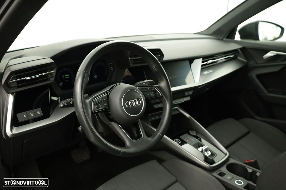 Audi A3 Sportback 45 TFSIe S line - 8