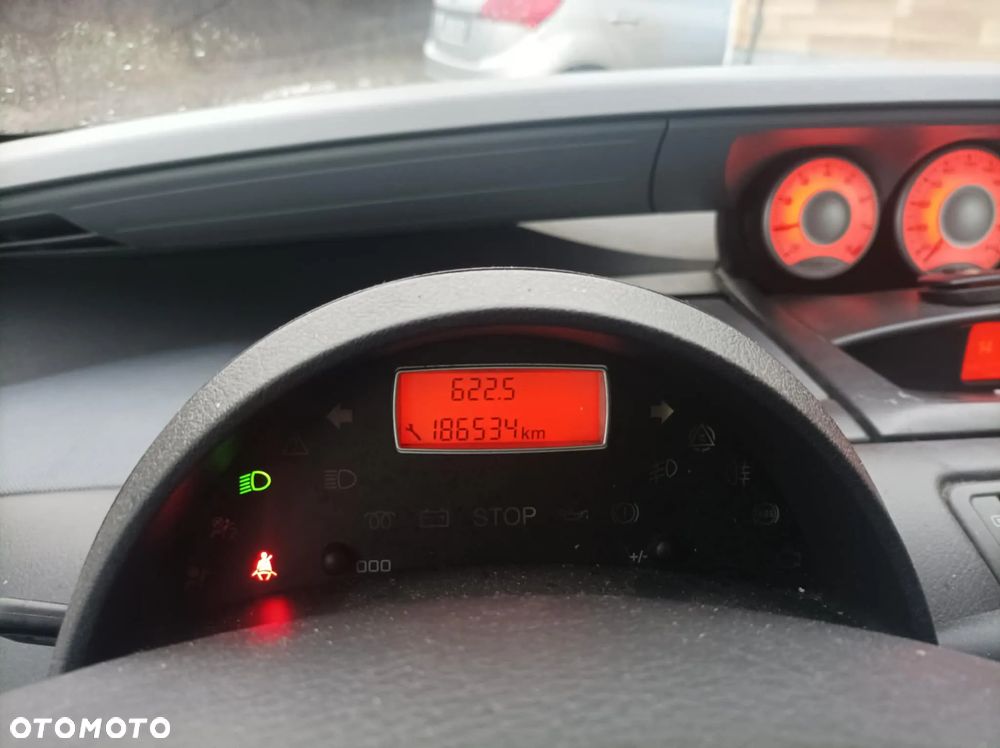 Citroën C8 2.0 16V Style - 5